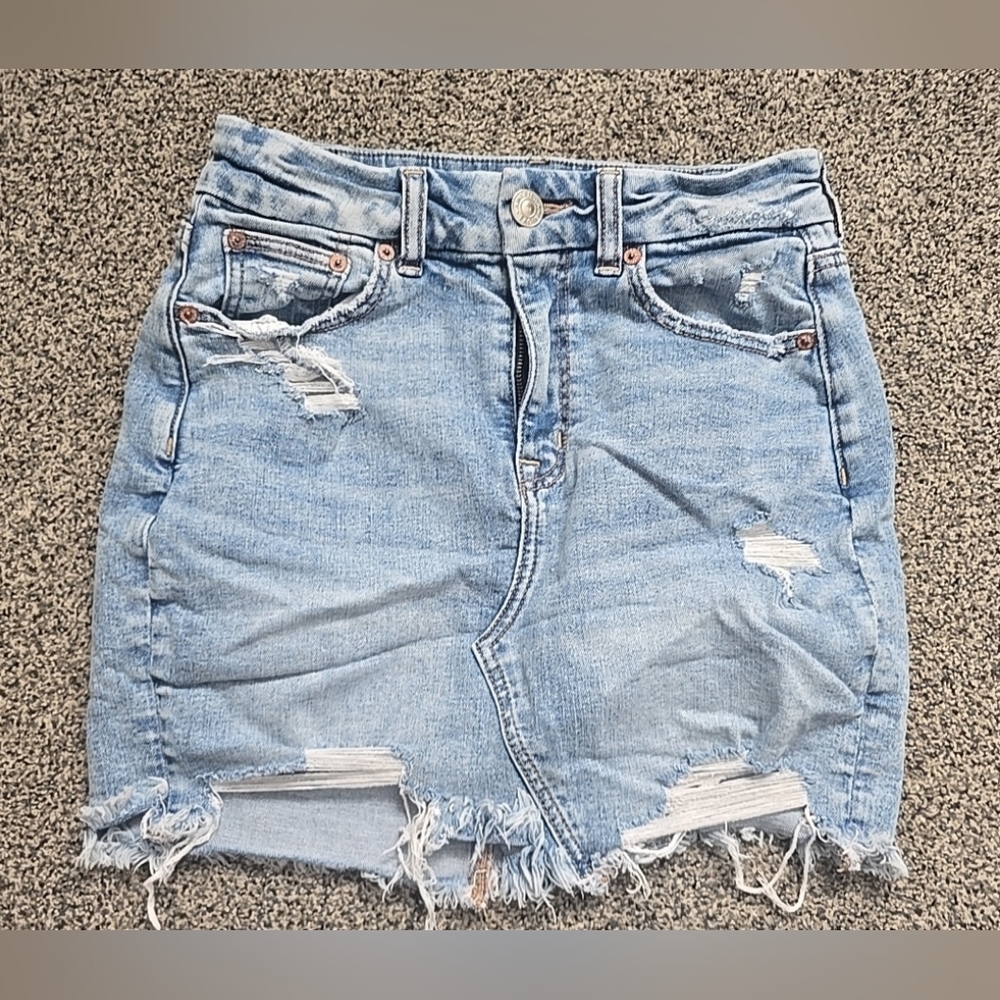 American Eagle Super Stretch Curvy High Rise Mini Denim Skirt Light Blue Size 2